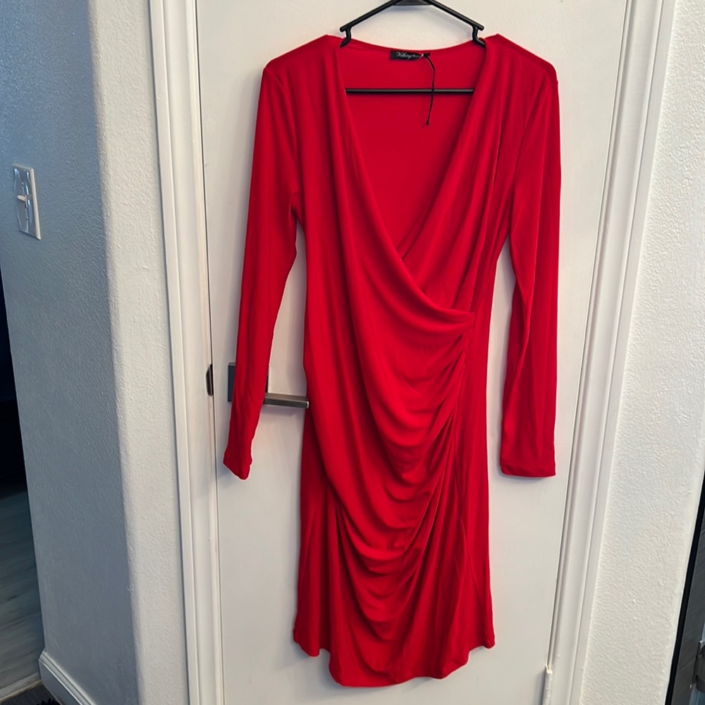 Beautiful Red calf length dress w/ beautiful ruching across the body. XL